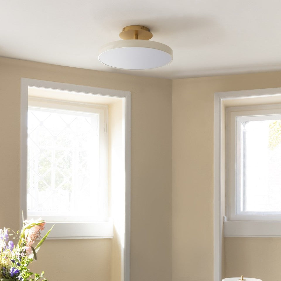 Asteria Up loftlampe, hvid og messing • UMAGE - Copenhagenhomedesign