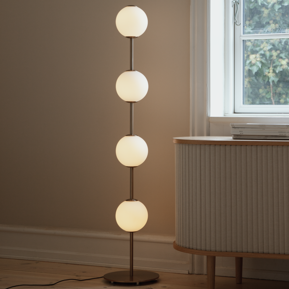 Audrey Floor gulvlampe • UMAGE - Copenhagenhomedesign