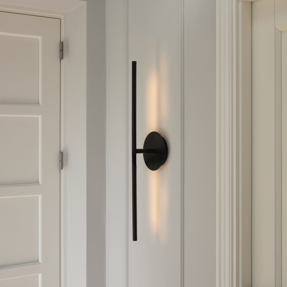 Omni Wall væglampe, sort • UMAGE - Copenhagenhomedesign