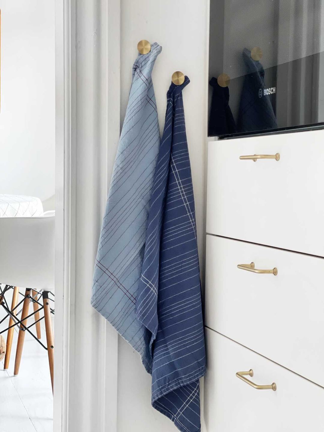 Møbelknop i børstet messing uden lak, Ø 30 mm - København • Chr. Jørgensen - Copenhagenhomedesign