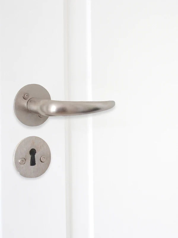 Coupé dørhåndtag i mat forniklet inkl. roset og nøgleskilt c/c 30 mm - Copenhagenhomedesign