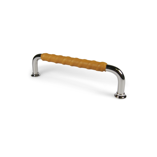 Charlottenlund • Bow handle in solid steel with polished chrome finish and cognac-coloured leather