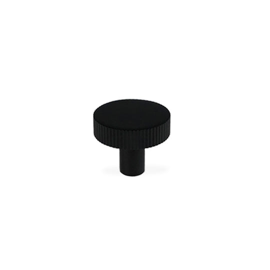 Langelinie cabinet knob with linear pattern in black