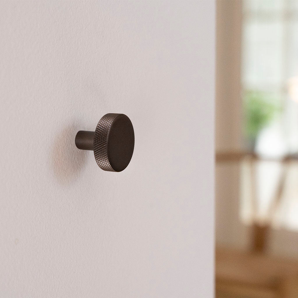 Møbelknop med diamond cut i bronze / bruneret messing - Østerbro • Chr. Jørgensen - Copenhagenhomedesign