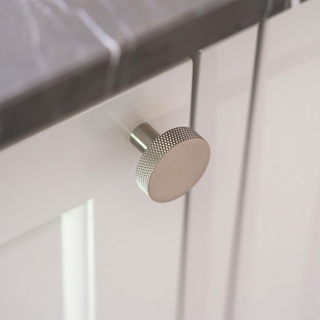 Møbelknop med diamond cut i rustfrit stål look - Østerbro • Chr. Jørgensen - Copenhagenhomedesign