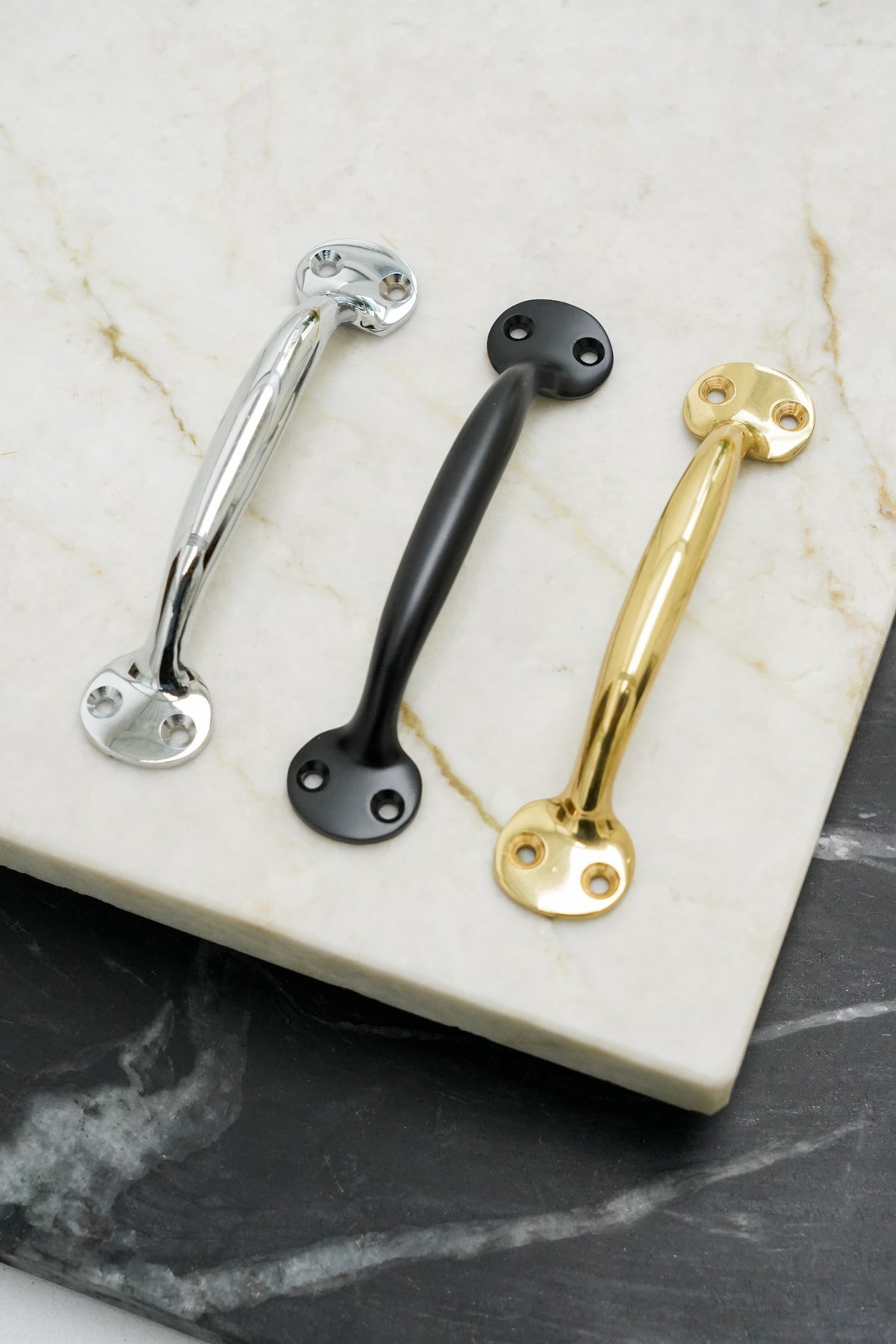 Raadvad • Købmandsgreb i massiv blank messing med lak - Copenhagenhomedesign