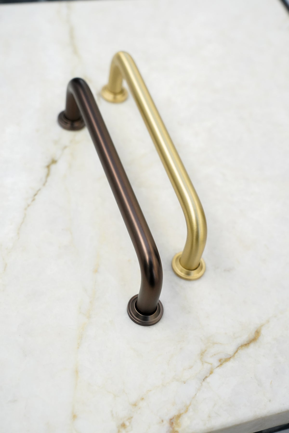 Greb m. løse fødder i bronze / bruneret messing - Rungsted • Chr. Jørgensen - Copenhagenhomedesign